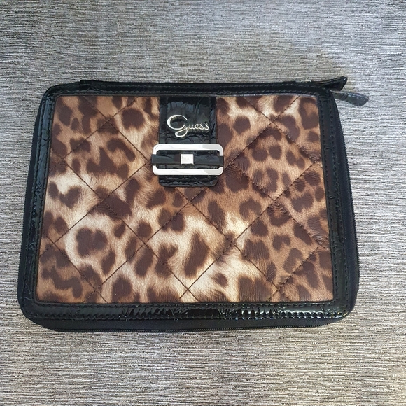 Set of Guess Tablet Case / Ipad Cover and Make-up Bag / Pencil Case - Picture 2 of 10